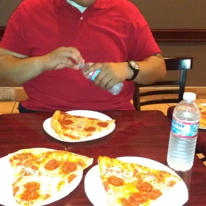 7/26/2012에 Jeff D.님이 PO5 Pizza Lounge (Pizza on 5th)에서 찍은 사진