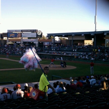 Foto tomada en Stockton Ballpark  por Leilani W. el 7/1/2012