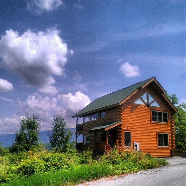 Photos At Bella Yani Rental Cabin By Cabin Fever Vacations Wears