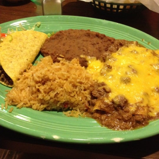 Снимок сделан в Kiko&#39;s Mexican Food Restaurant пользователем Monica P. 4/8/2012