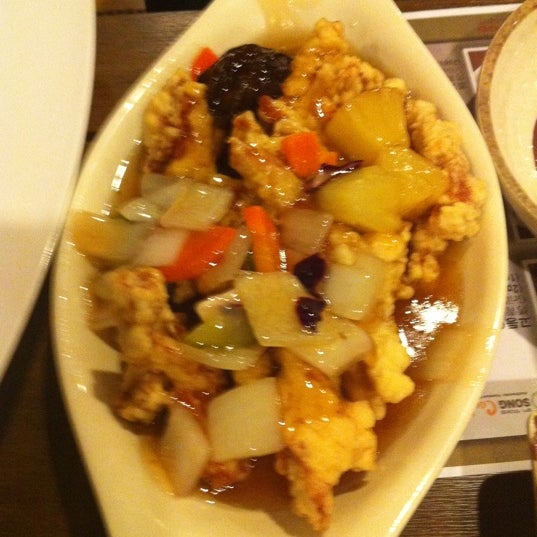 Foto scattata a Song Cook&#39;s Authentic Korean Restaurant da Karen L. il 2/19/2012