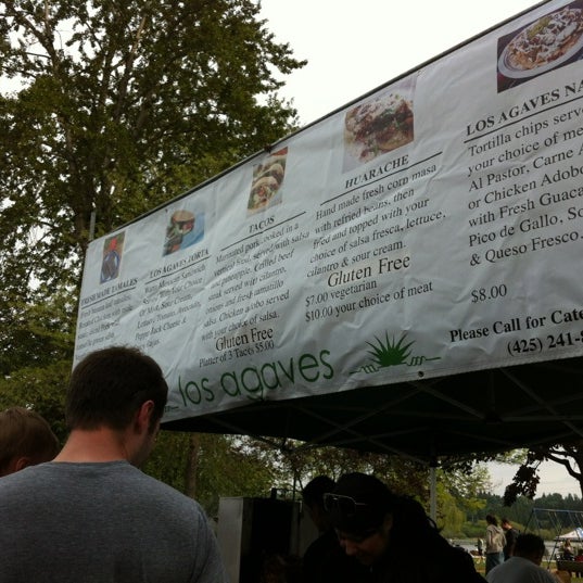 รูปภาพถ่ายที่ Los Agaves Mexican Street Food โดย Sheri K. เมื่อ 5/19/2012
