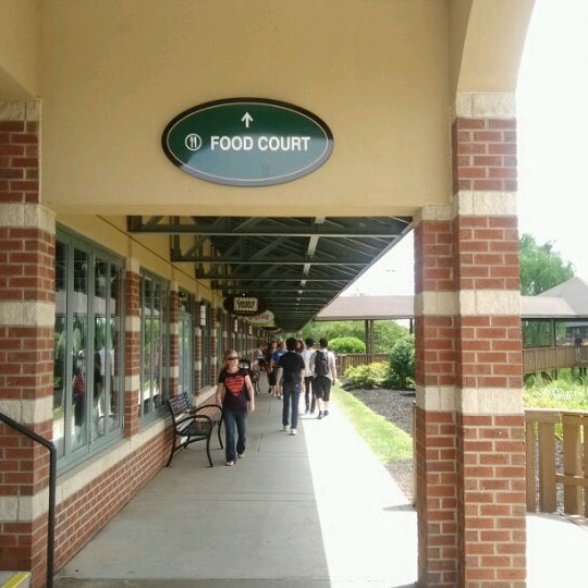 Photos at Grove City Premium Outlets Grove City, PA