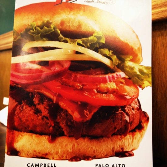 รูปภาพถ่ายที่ Kirk&#39;s Steakburgers โดย Bill K. เมื่อ 3/1/2012