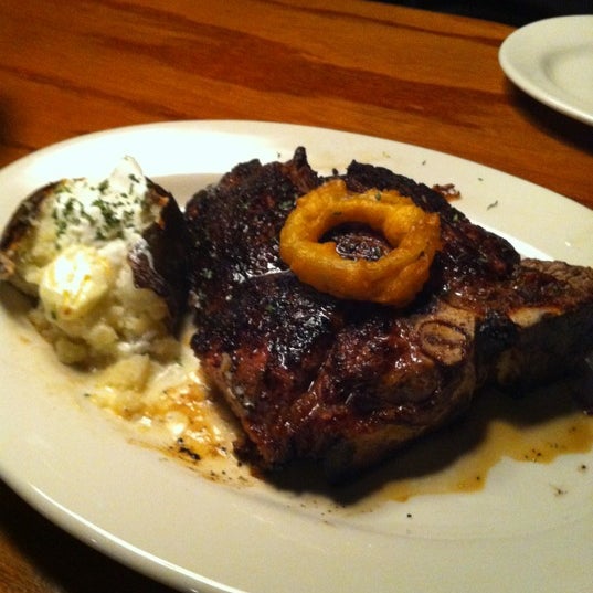 Photo taken at Black Angus Steakhouse by Silvia L. on 5/10/2012