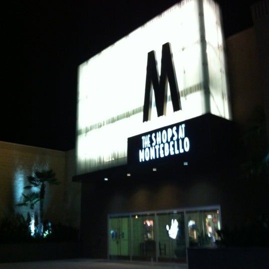 รูปภาพถ่ายที่ The Shops at Montebello โดย Esme G. เมื่อ 6/25/2012