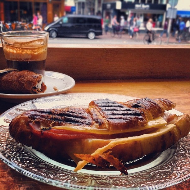 dessert-shop