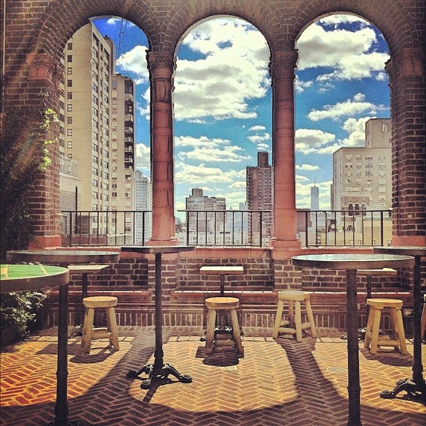 bar