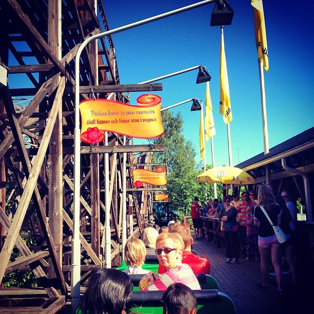 theme-park-ride-attraction