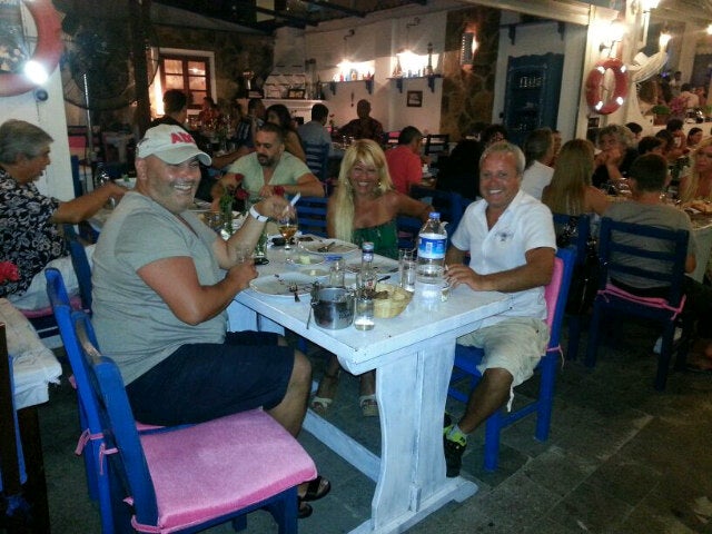 dive-bar