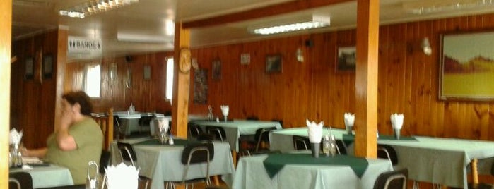 Restaurant El Trebol is one of Tempat yang Disukai Marco.