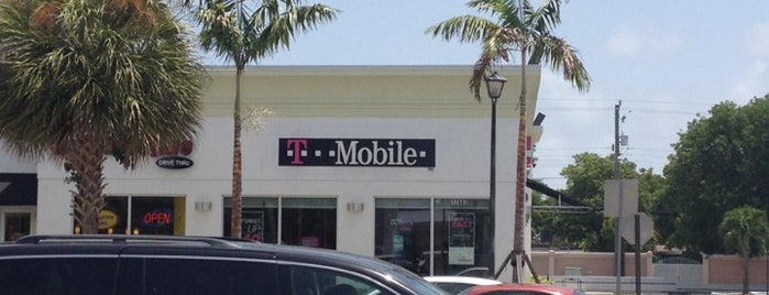 T-Mobile is one of Locais curtidos por Otto.