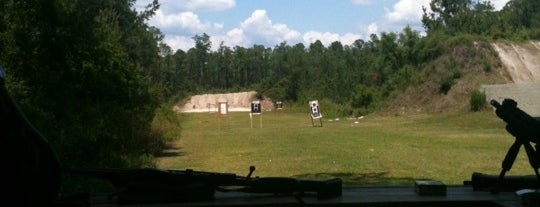 Lewis D. Whitaker Osceola Shooting Range is one of Tempat yang Disukai Sarah.