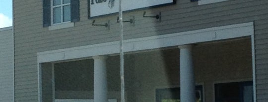 Polo Ralph Lauren Factory Store is one of Tempat yang Disukai Robson.