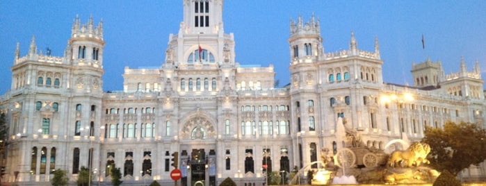 Plaza de Cibeles is one of Места Мадрида.