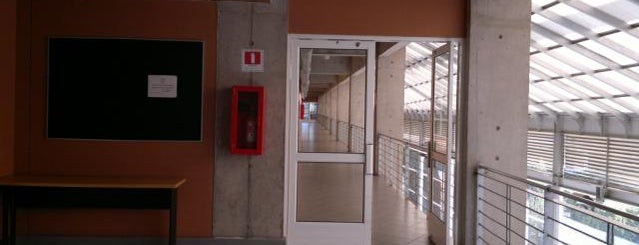 Laboratorios de Computación del Edificio San Agustín is one of Escuela de Ingeniería PUC.