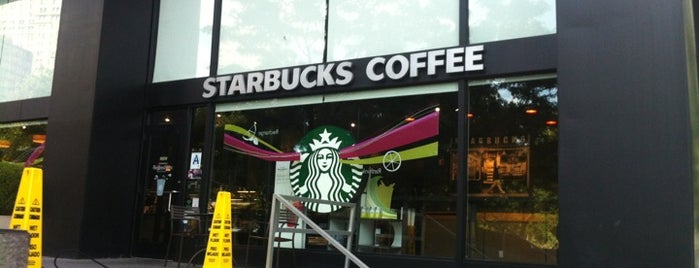 Starbucks is one of John: сохраненные места.