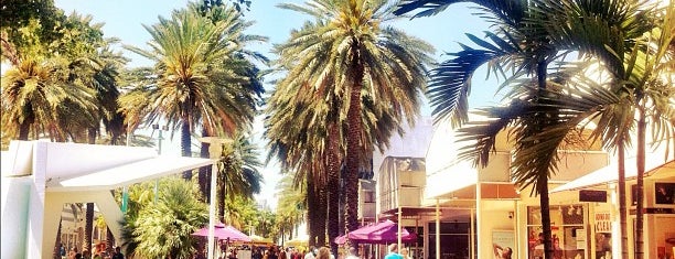 Lincoln Road Mall is one of 101 places to see in Miami before you die.