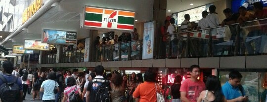 7-Eleven is one of Karolさんのお気に入りスポット.