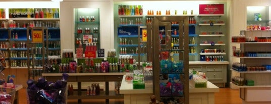 Bath & Body Works is one of Merileeさんのお気に入りスポット.