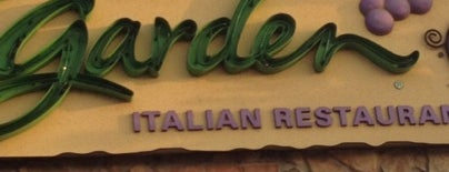 Olive Garden is one of สถานที่ที่ Karen ถูกใจ.