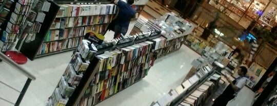 Livraria Leitura is one of Lugares favoritos de Tony.