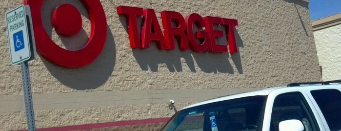 Target is one of Lugares favoritos de Jennifer.