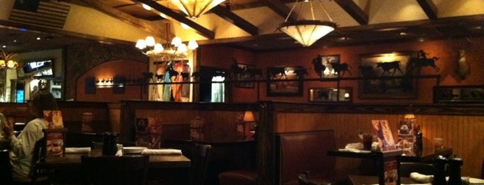 LongHorn Steakhouse is one of Locais curtidos por Autumn.