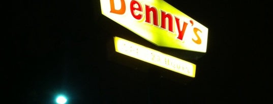 Denny's is one of Orte, die Anoush gefallen.