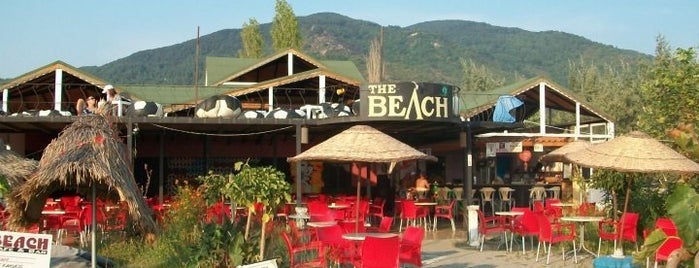 The Beach Bar is one of Orte, die Onur gefallen.