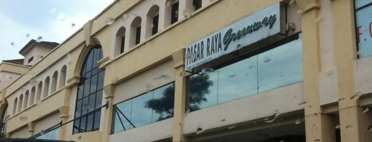 Centrepoint Bandar Utama is one of Shopping Mall..