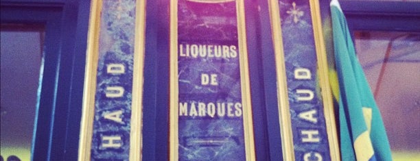 Au Verre Luisant is one of Wine Bars in Paris.