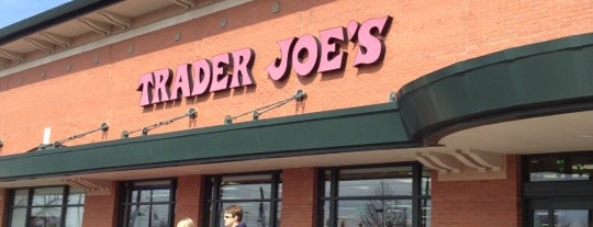 Trader Joe's is one of Favoritos.