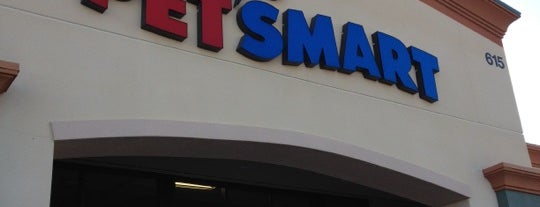 PetSmart is one of Orte, die Kelsey gefallen.