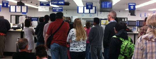 San Mateo DMV Office is one of Tempat yang Disukai Lars.