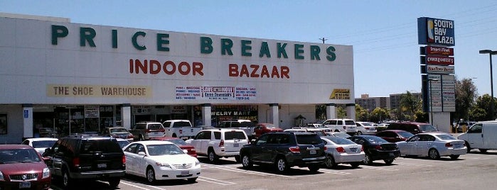 Price Breakers Indoor Bazaar is one of Tempat yang Disukai Michael.