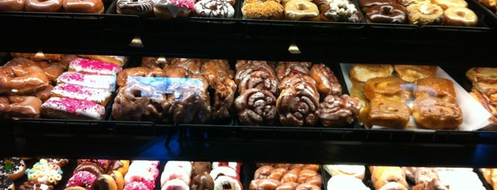 YoYo Donuts & Coffee Bar is one of Doughnuts!.