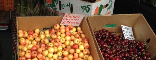 Magnolia Farmers Market is one of Locais curtidos por Felicity.