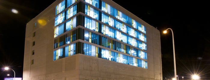 Nancy Cantor Warehouse is one of SU_VPA Buildings.