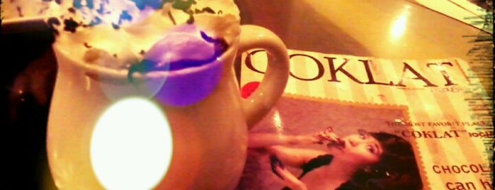 Coklat Cafe is one of LOVELY yogyakarta <3.