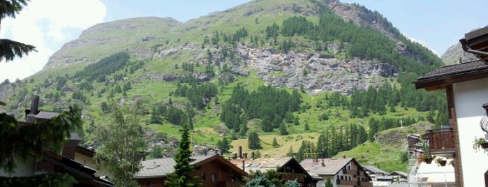 Grindelwald is one of اماكن زرتها.