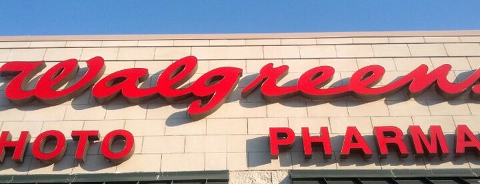 Walgreens is one of Laurenさんのお気に入りスポット.