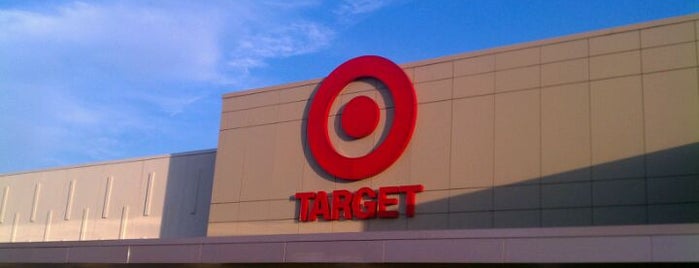 Target is one of สถานที่ที่ Sarah ถูกใจ.