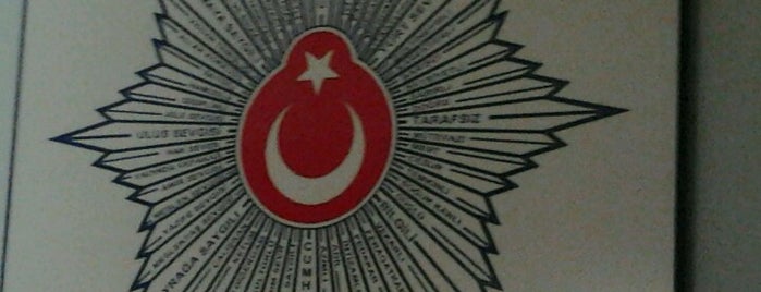 Narlıdere İlçe Emniyet Müdürlüğü is one of Tempat yang Disukai Sina.