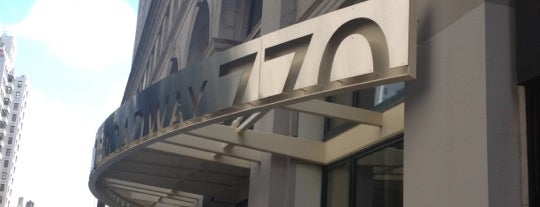 770 Broadway is one of Lugares favoritos de Chris.