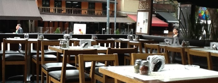 Isola is one of Restaurantes a Visitar en Bogotá.