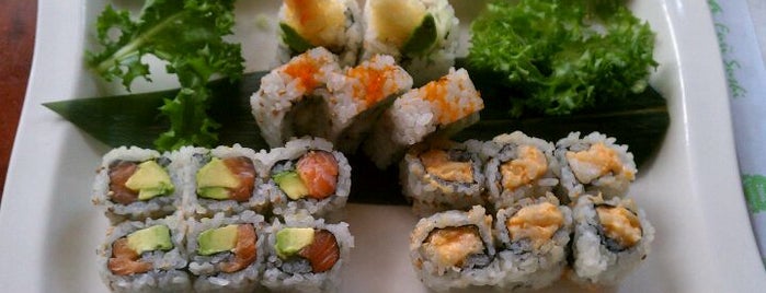 Yama Fuji Sushi is one of Locais salvos de KDaddy.
