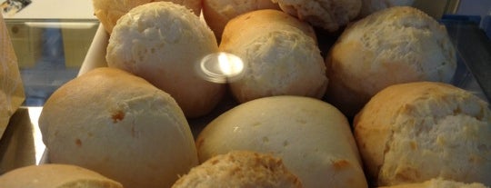 Casa do Pão de Queijo is one of Maria Carolinaさんのお気に入りスポット.