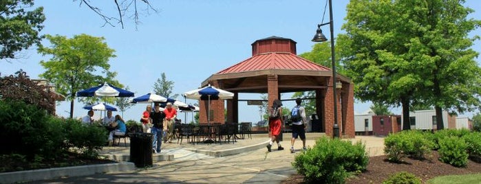 Alumni Gazebo is one of Scenic Venues for Your Grad Pic.