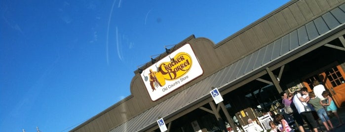 Cracker Barrel Old Country Store is one of Charleston.